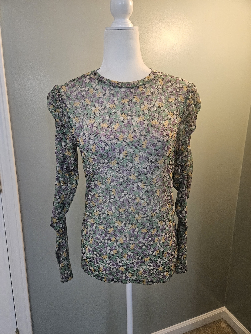 H&M Women's Size Medium M Floral Long-Sleeve Sheer Crewneck Top